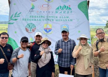 Bupati Monadi Hadiri Penghijauan di Tanjung Pauh Mudik, Kukuhkan Forum Pemuda Peduli Lingkungan