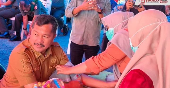 Bupati Kerinci Monadi Donorkan Darah pada Peringatan Hari Lahir Kejaksaan RI ke-80